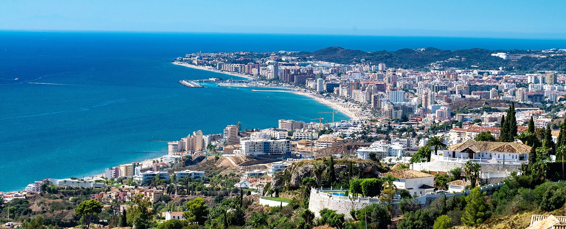 Vista aérea de Fuengirola y su paseo marítimo